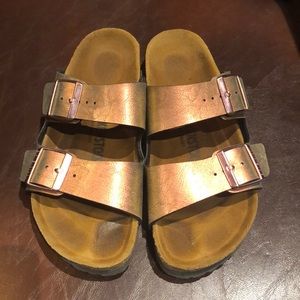 Metallic rose Birkenstock’s